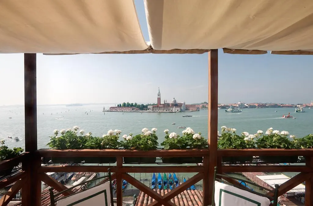 Londra Palace Venezia 5*, Venice
